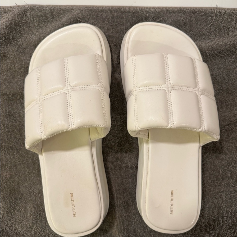 PrettyLittleThing Cream Quilted Slide Sandals